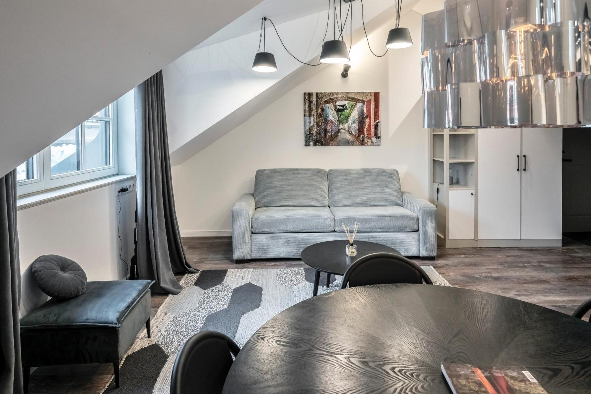 Artsy Exclusive Old Town Residence Gallery Walk فيلنيوس المظهر الخارجي الصورة